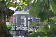 Exterior Lovely Holiday Home in Hindeloopen in a Great Setting, on the 11 City Tour Route