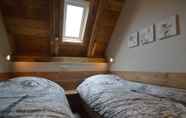 Bilik Tidur 5 Stylish Farmhouse in Nieuwleusen With Private Garden and Sauna