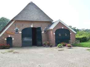 Exterior 4 Staying in a Thatched Barn With Bedroom and box Bed, Beautiful View, Achterhoek