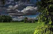 Common Space 5 Staying in a Thatched Barn With Bedroom and box Bed, Beautiful View, Achterhoek