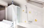 In-room Bathroom 5 Charming Holiday Home in Marcourt With Garden and Terrace