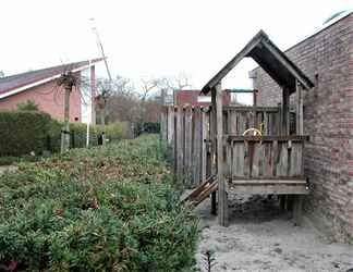 Exterior 2 Spacious Holiday Home in Zeewolde With a Large Garden