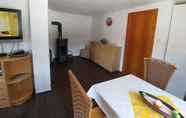 Kamar Tidur 3 Charming Holiday Home in Altenfeld With Private Pool