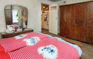 Bedroom 7 Detached Holiday Home in North Limburg With Enclosed Garden