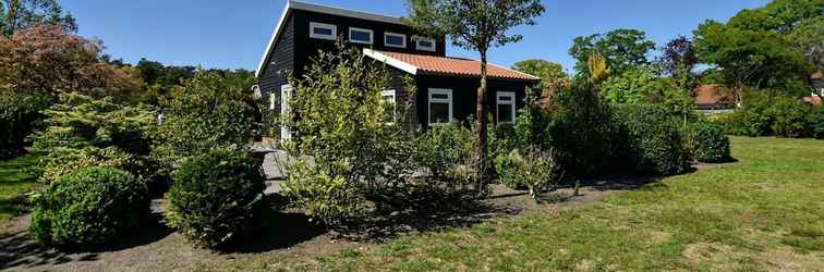 Bên ngoài Detached Holiday House With Wifi and a Large Garden; Hike and Bike the Veluwe