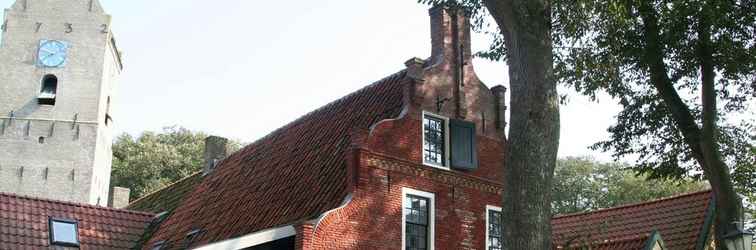 Exterior Beautiful Dune Villa With Thatched Roof on Ameland, 800 Meters From the Beach