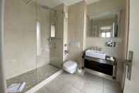 In-room Bathroom Auberge de Confignon