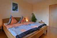 Bedroom Cushy Apartment in Nohn With Terrace, Garden, Bbq, Heating