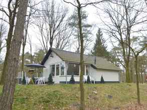 Bên ngoài 4 Serene Holiday Home in Limburg Amid a Forest