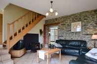 Lobi Comfortable Cottage in Neufmoulin With Meadow View