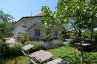 Exterior Holiday Home Near the Beaches