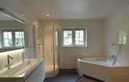 Toilet Kamar 7 Peaceful Holiday Home in Wesepe With Garden