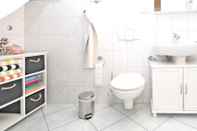 Toilet Kamar Cosy and Family-friendly Apartment in Nordhausen in the Harz Mountains