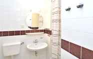 Toilet Kamar 5 Comfortable Waterfront Apartment in Hahnenklee