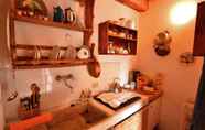 Kamar Tidur 2 Beautiful Cottage in Pescia with Hot Tub