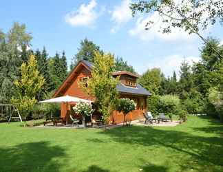 Bangunan 2 Beautiful Wooden Villa on a Large Private Site on the Veluwe