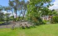 Ruang Umum 2 Cozy Holiday Home in Bergen op Zoom With Garden