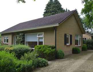 Exterior 2 Rural Holiday Home, Wildlife Spotting From the Garden, Achterhoek