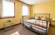 Kamar Tidur 6 Large Group Accommodation With Lots of Facilities Nearby the Magnificent Eifel National Park