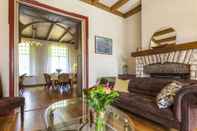 Khu vực công cộng Very Centrally and Peacefully Located, Cosy and Comfortable Group Accomodation