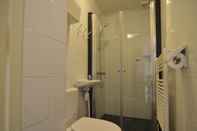 In-room Bathroom A Detached Bungalow With Outdoor Fireplace, Covered Terrace and Pond in a Forest Plot