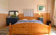 Bedroom 2 Characteristic Headlong Hull Farm With Thatched Cover