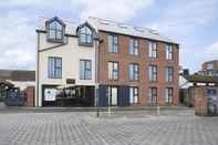 Exterior Elliot Oliver -Stylish 2 Bedroom Apartment With Parking In The Docks