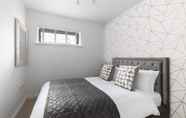 Bedroom 6 Elliot Oliver -Stylish 2 Bedroom Apartment With Parking In The Docks
