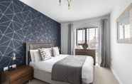 Bedroom 4 Elliot Oliver -Stylish 2 Bedroom Apartment With Parking In The Docks