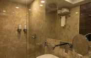 Toilet Kamar 5 Hotel Auris