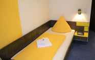 Phòng ngủ 3 Hotel Simonis Koblenz