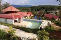 Kolam Renang Starlight Resort