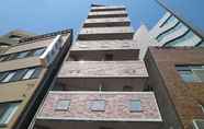 Luar Bangunan 5 Terry's Apartment Namba South I V04A