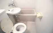 Toilet Kamar 4 Narimasu Apartment 38