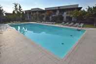 Kolam Renang Apartment Berengario With Pool