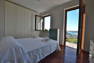 Bedroom 4 Apartment Montegolo Four With Pool And Lake View