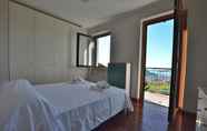 Kamar Tidur 4 Apartment Montegolo Four With Pool And Lake View