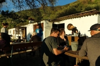 Bar, Cafe and Lounge Mountain Hostel Finca la Isa