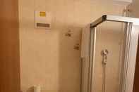 In-room Bathroom Hotel - Pension - Weller