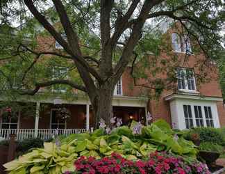 Exterior 2 Round Barn Farm B & B Event Center