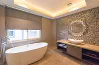 Toilet Kamar Mu Yue Jingpin Motel