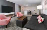 Common Space 2 SpringHill Suites by Marriott Lakeland