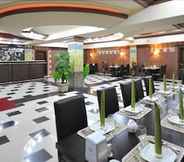 Restaurant 2 Hayot Hotel