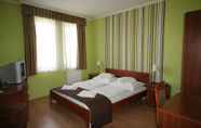 Bedroom 6 Hotel Patonai