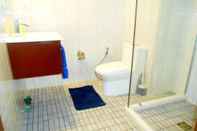 In-room Bathroom Redhouse