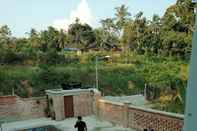 Kolam Renang Guesthouse Beluru