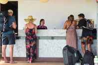 Lobby Sandy Beach Bungalows