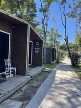 Exterior 4 Sandy Beach Bungalows