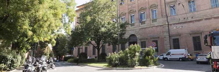 Exterior Piazza dei Tribunali