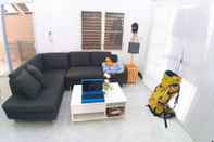 Common Space Mj House Stay with guest and host